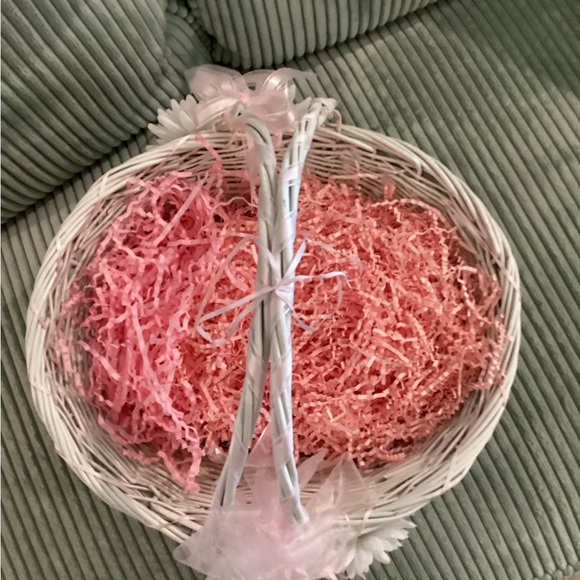 Lrg White Easter Basket w/Pink & White Decor - Picture 7 of 7